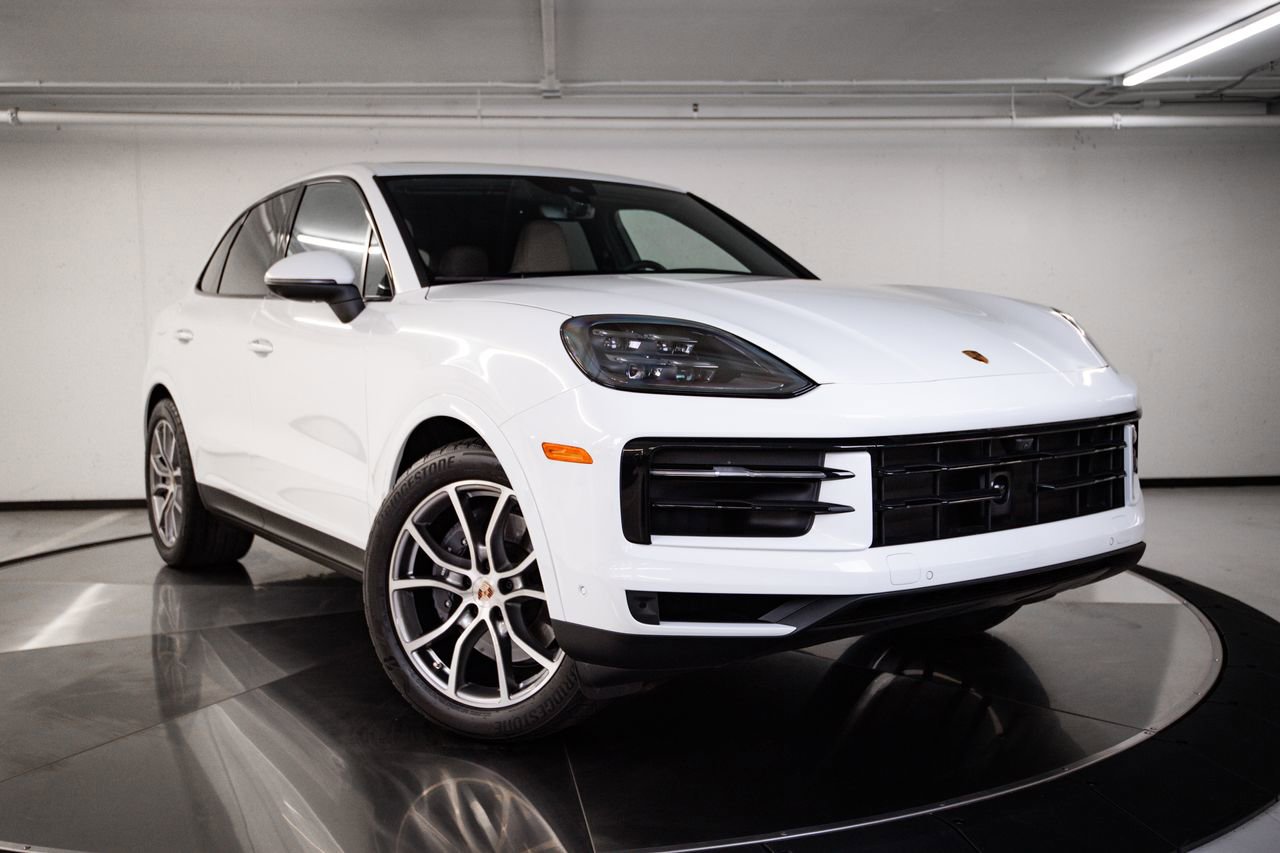 Certified 2025 Porsche Cayenne AWD/4WD image 9
