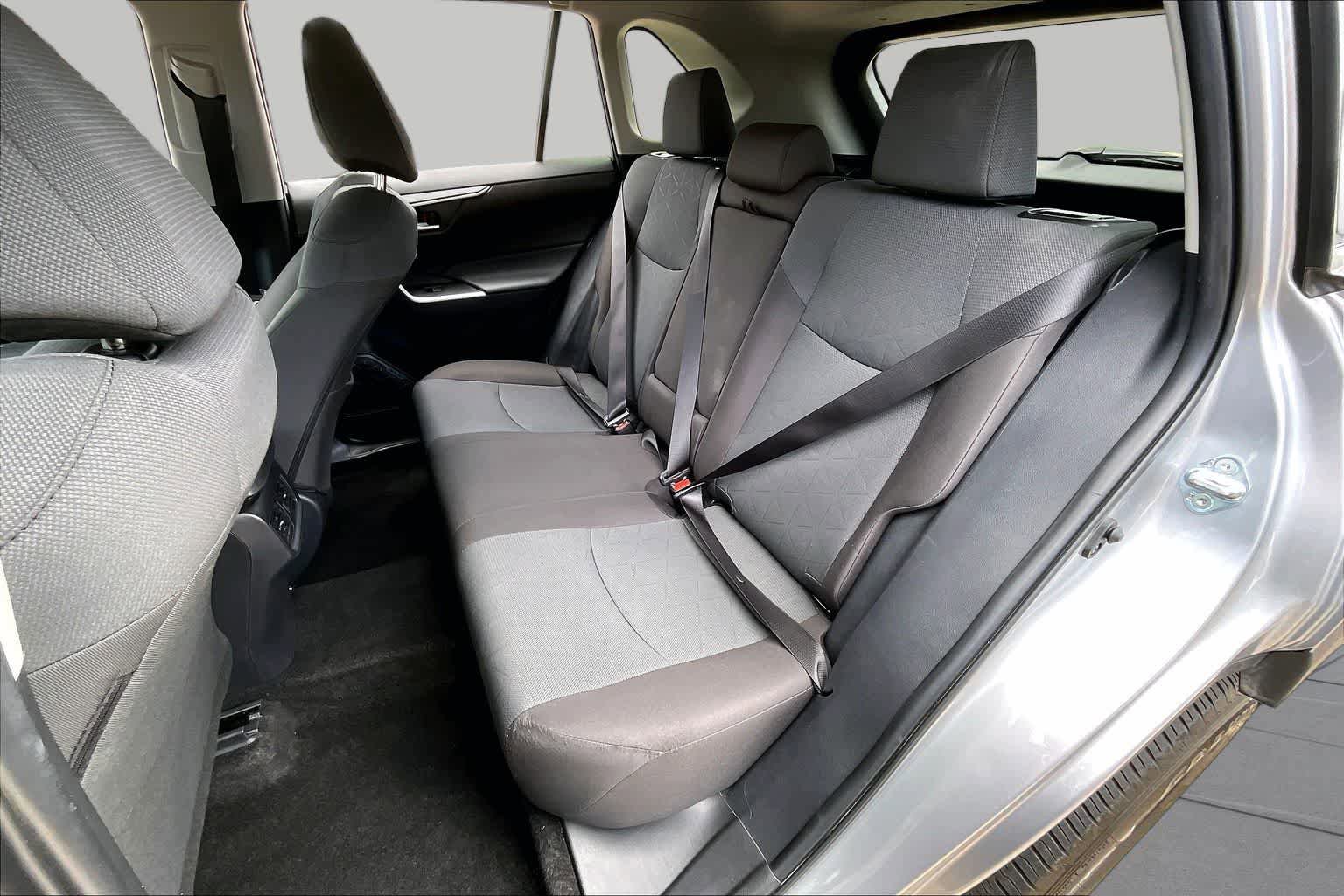 Used 2025 Toyota RAV4 XLE w/ Convenience Package FWD image 20