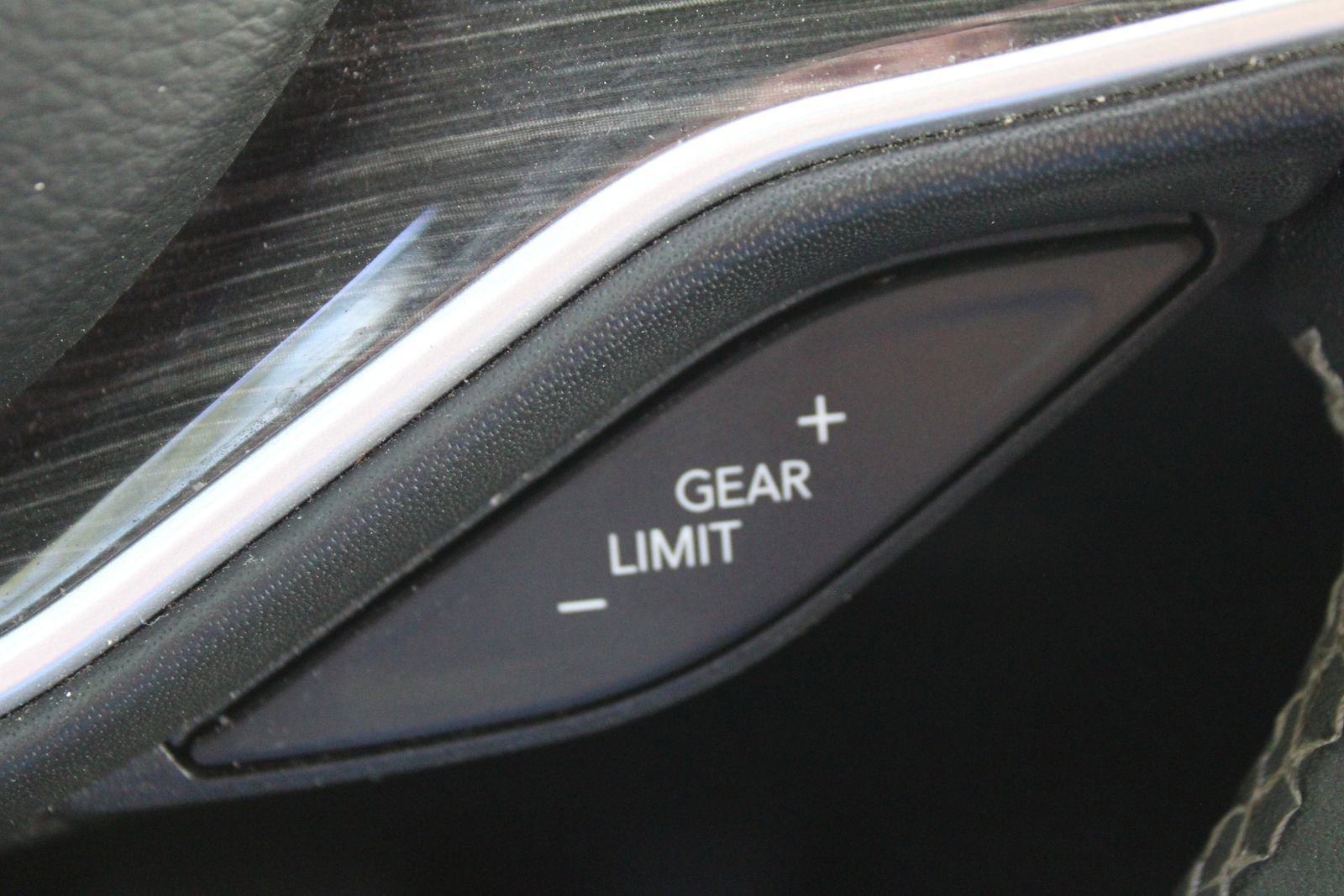 Used 2022 Jeep Wagoneer Series III w/ Rear Seat Video Group 1 image 39