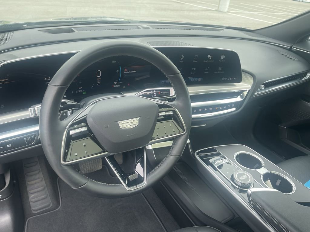 Certified 2024 Cadillac Lyriq Luxury AWD/4WD image 18