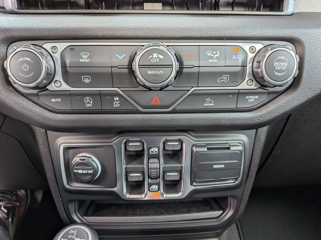 New 2026 Jeep Gladiator Sport AWD/4WD image 18
