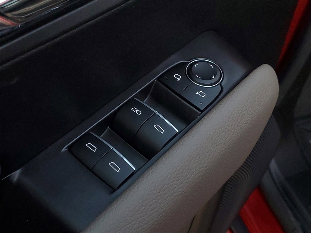 Used 2025 GMC Canyon Denali image 12