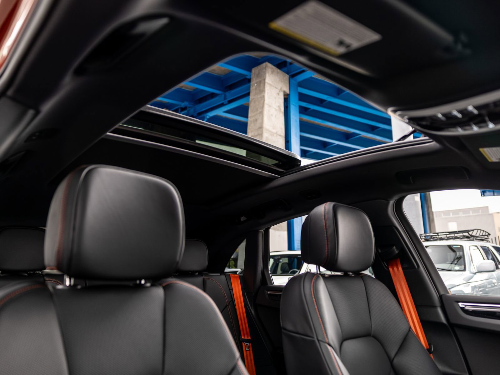Certified 2025 Porsche Macan AWD/4WD image 58