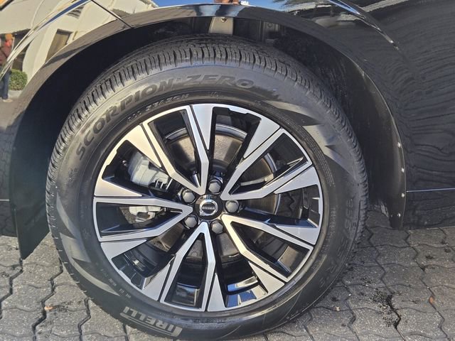Certified 2023 Volvo XC60 B5 Core w/ Protection Package Premier image 11