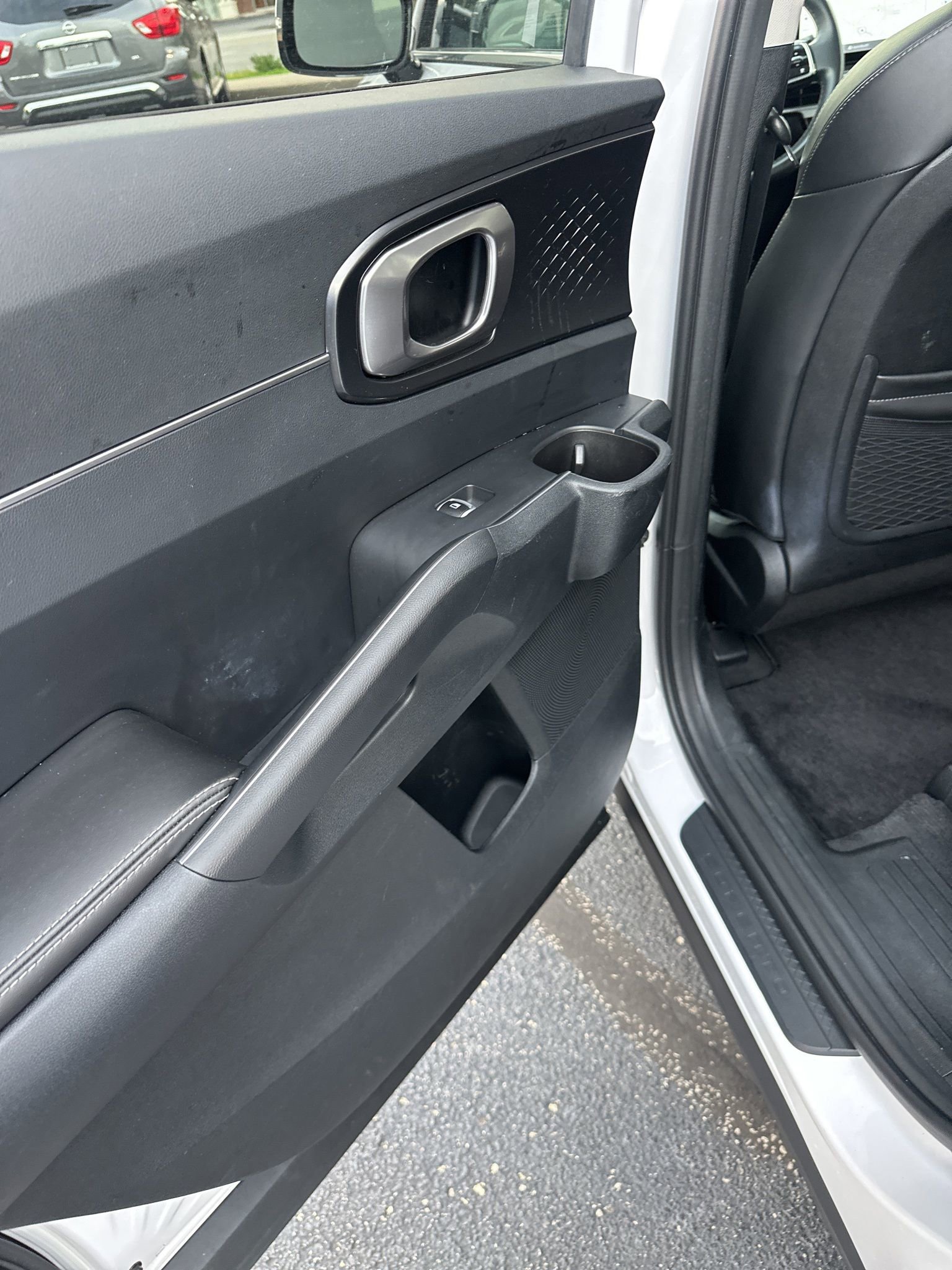 Used 2024 Kia Sorento S image 31