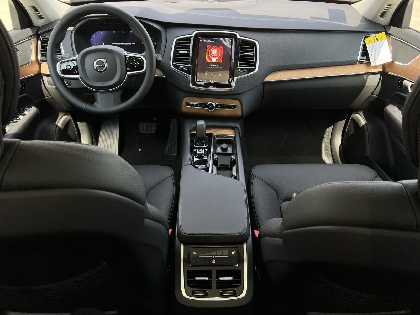 Used 2024 Volvo XC90 T8 Plus w/ Protection Package Premier AWD/4WD image 23