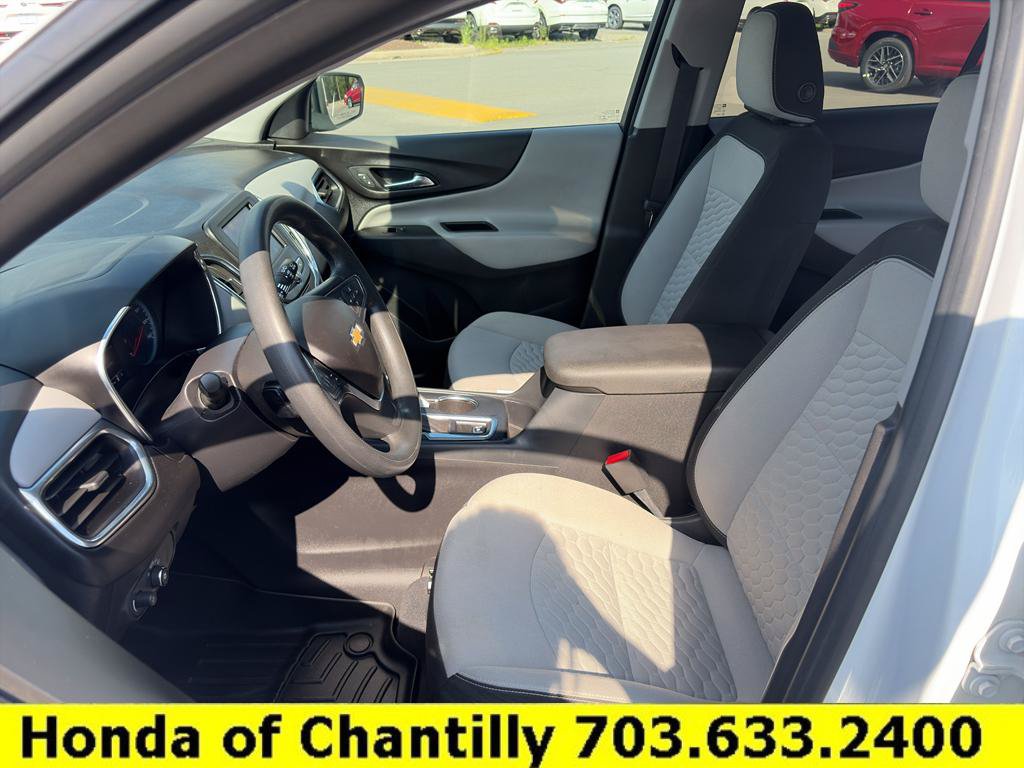 Used 2020 Chevrolet Equinox LS w/ LS Convenience Package AWD/4WD image 24