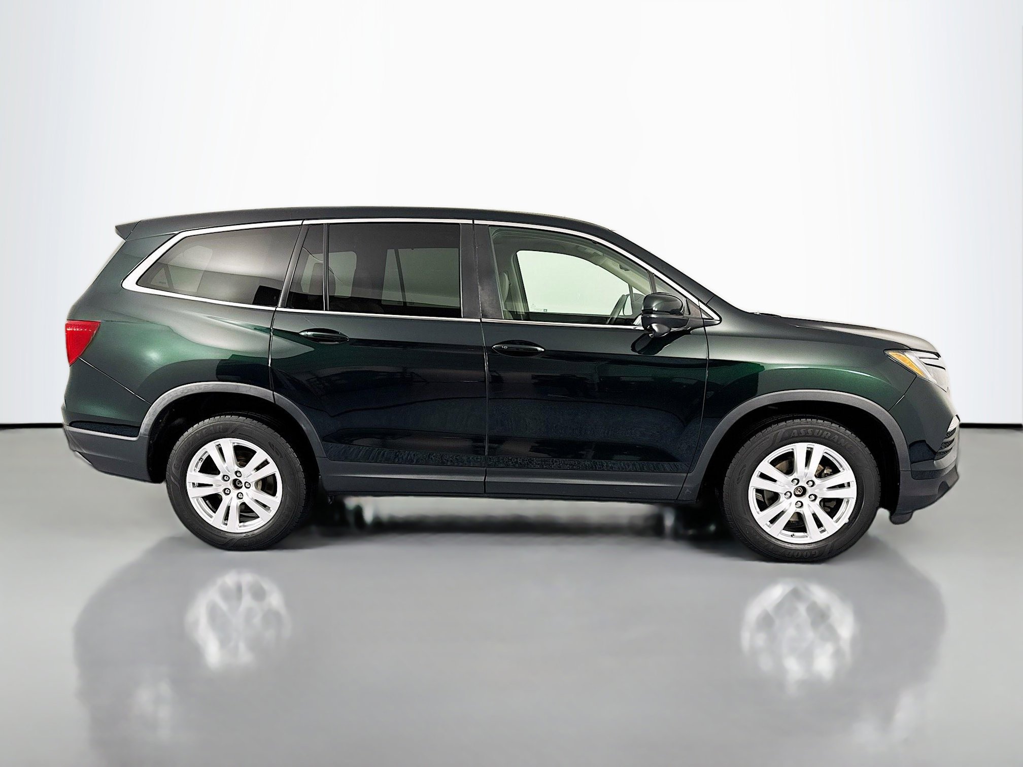 Certified 2017 Honda Pilot EX-L image 4