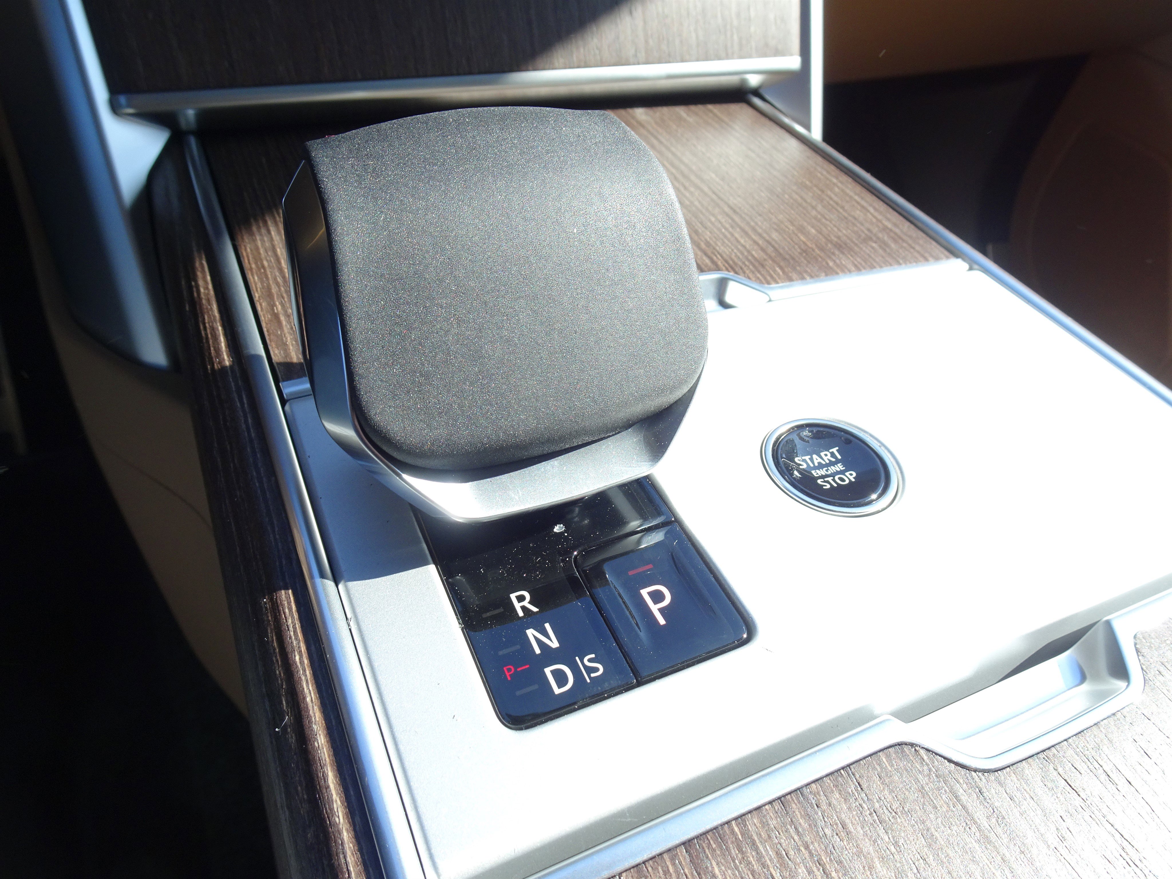 New 2026 Land Rover Range Rover SE image 24