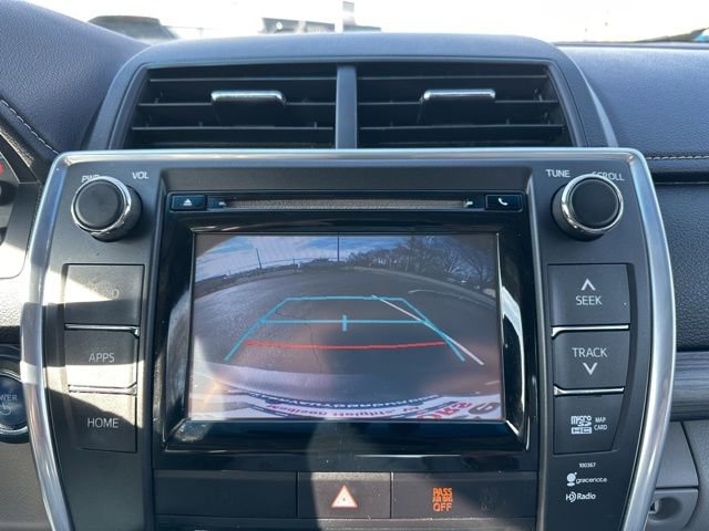 Used 2015 Toyota Camry XLE w/ Moonroof Package image 17