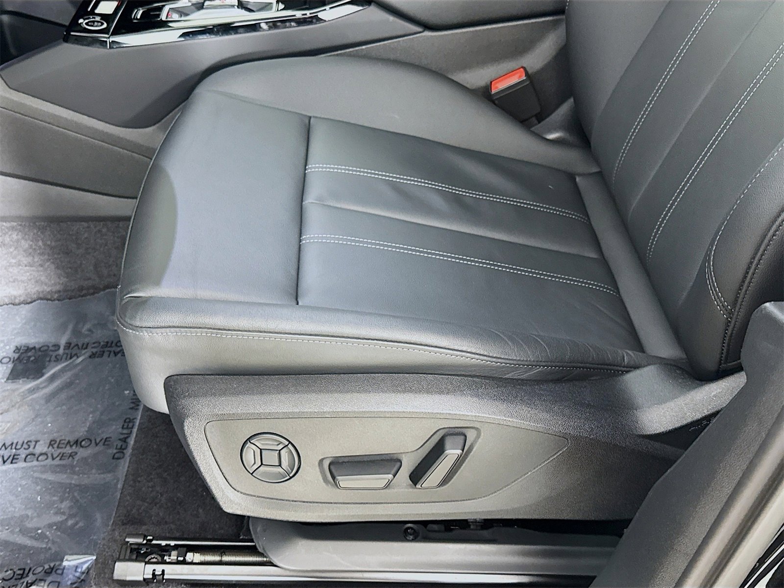 Certified 2025 Audi Q6 e-tron Premium w/ Convenience Package image 18