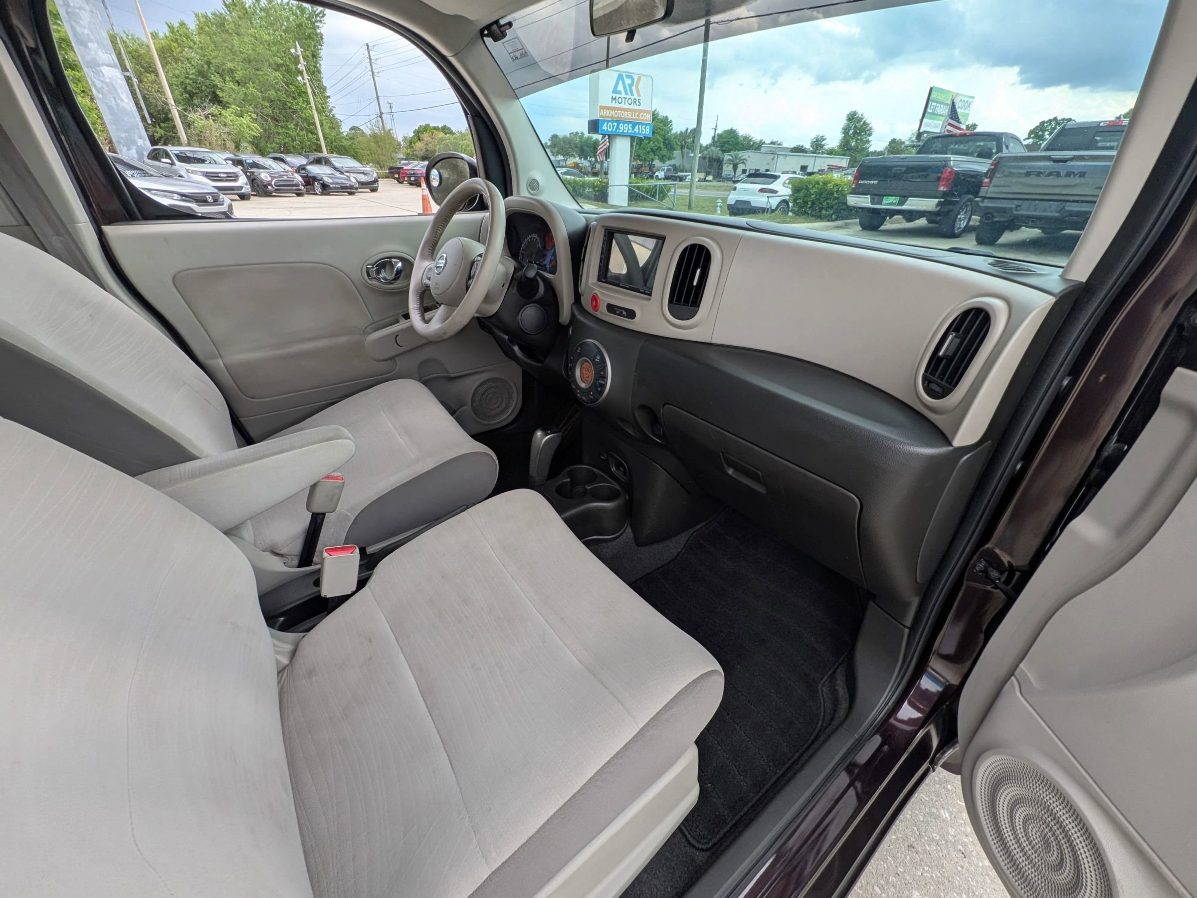 Used 2010 Nissan Cube 1.8 SL w/ SL Preferred Pkg FWD image 8