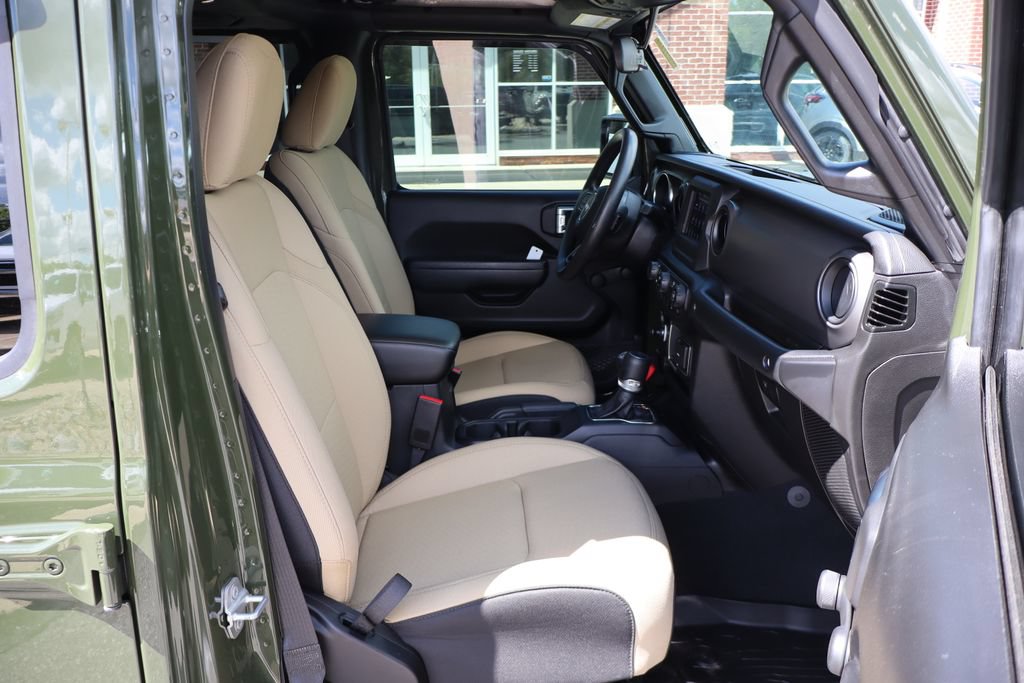 Used 2022 Jeep Gladiator Sport AWD/4WD image 44