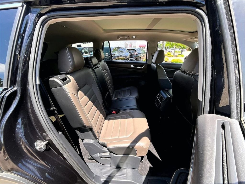 Used 2024 Volkswagen Atlas SEL AWD/4WD image 16