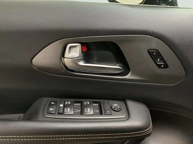 Used 2025 Chrysler Pacifica Select FWD image 28