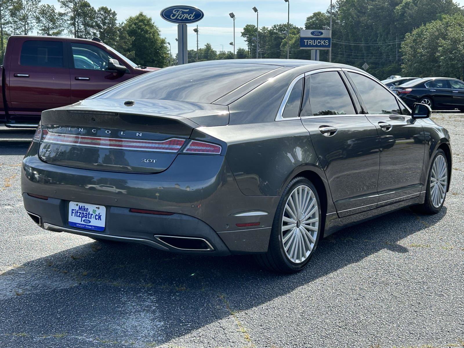 Used 2017 Lincoln MKZ Reserve w/ Luxury Package FWD image 3