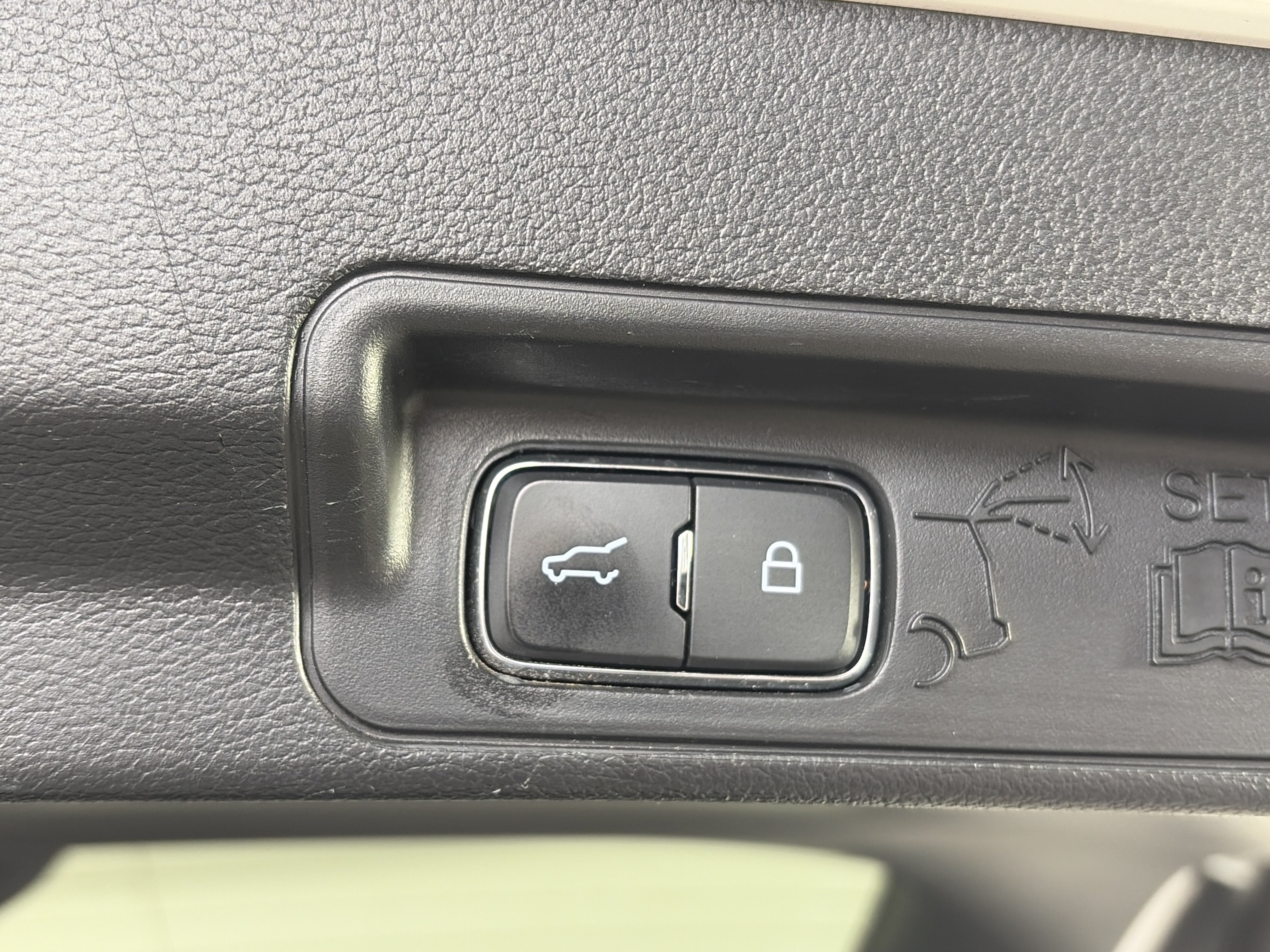 Used 2020 Ford Explorer ST w/ Premium Technology Package AWD/4WD image 17