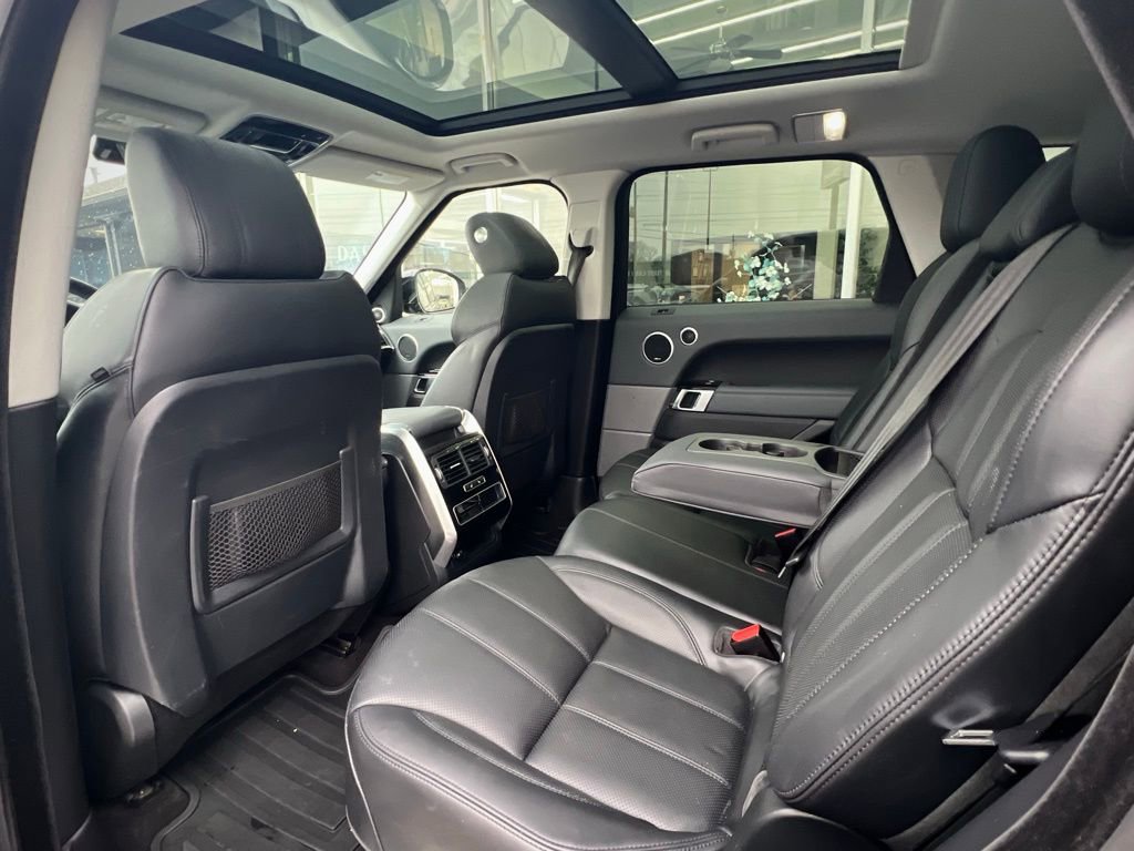 Used 2014 Land Rover Range Rover Sport HSE image 18