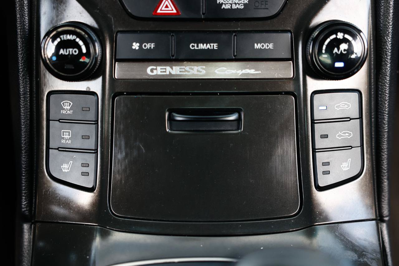Used 2016 Hyundai Genesis Coupe 3.8 RWD image 27