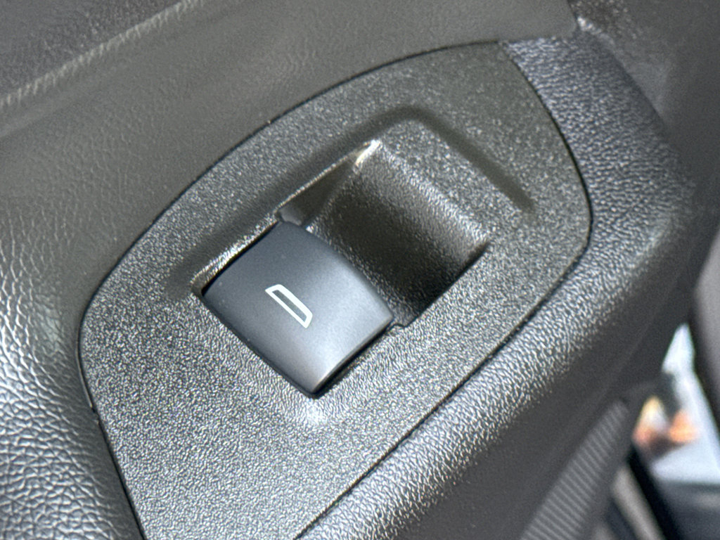 Used 2024 Chevrolet Equinox LT AWD/4WD image 30
