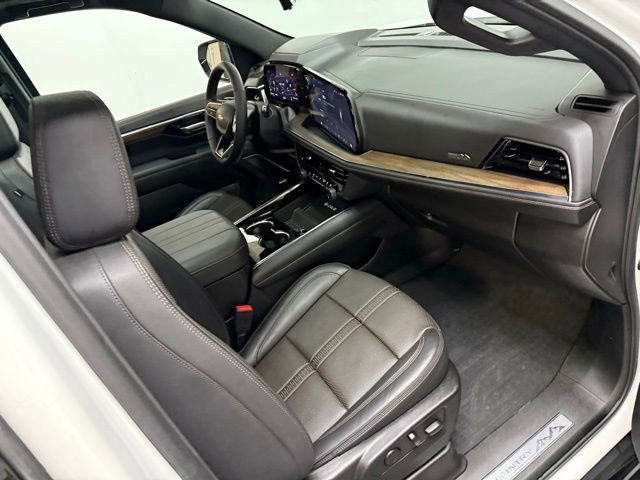 Used 2025 Chevrolet Suburban High Country w/ Sun And Tow Package image 37