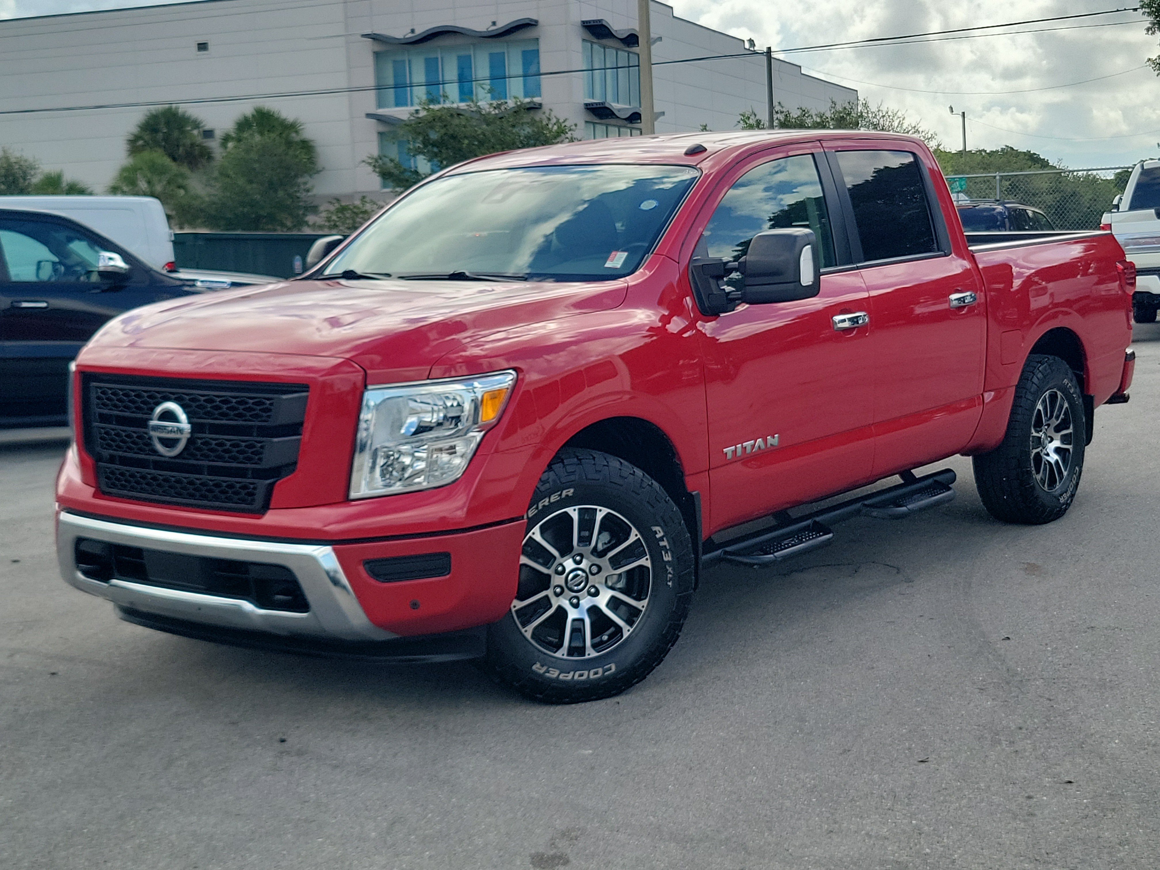 Used 2021 Nissan Titan SV w/ SV Convenience Package AWD/4WD image 35