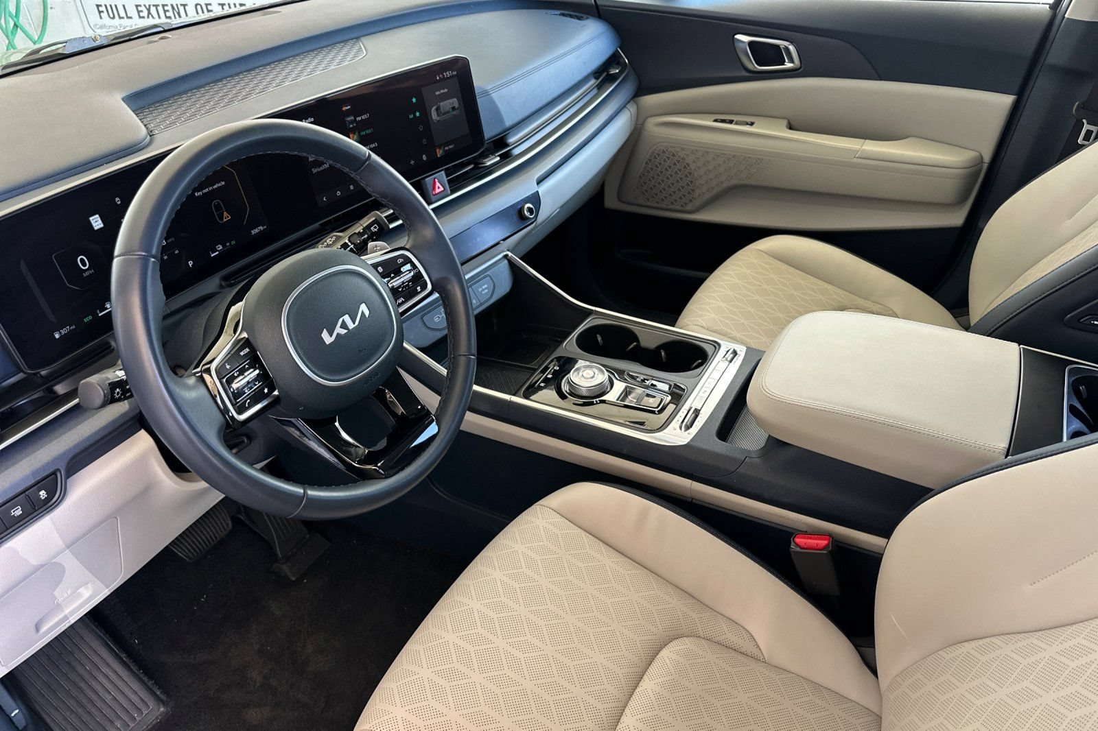 Certified 2025 Kia Carnival SX FWD image 10