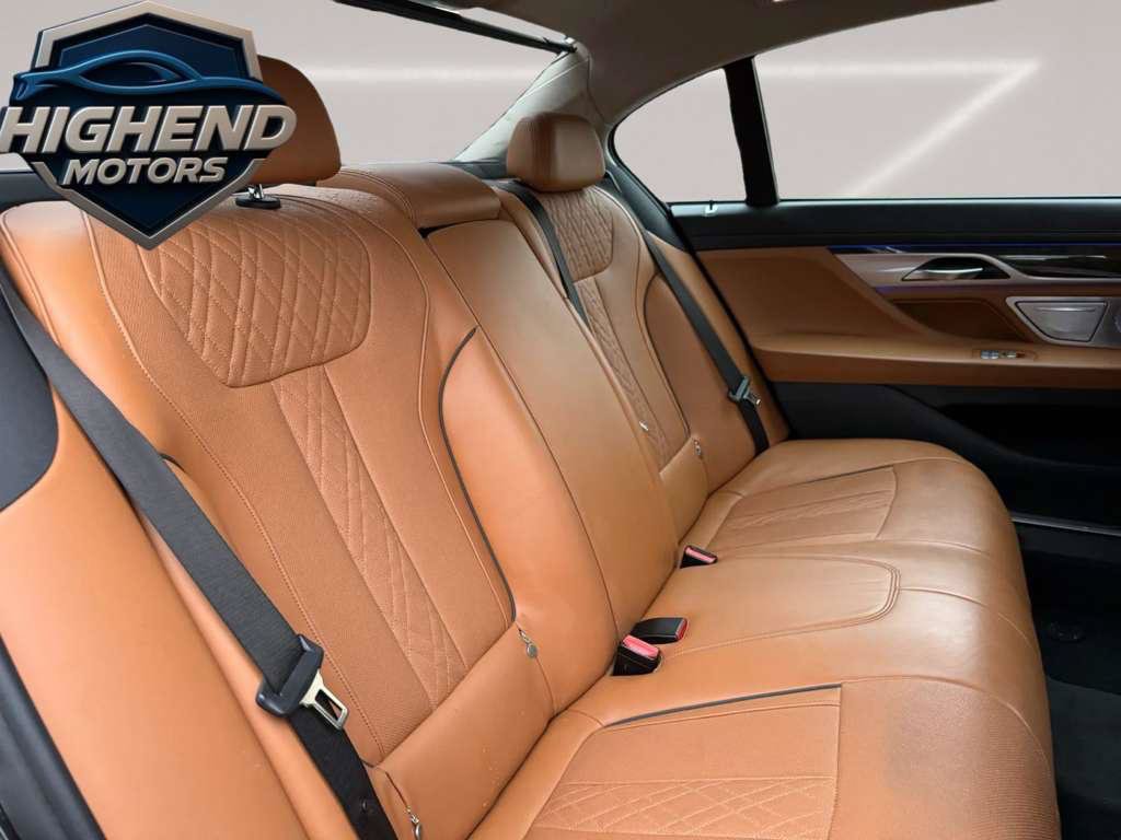 Used 2018 BMW 750i xDrive AWD/4WD image 19