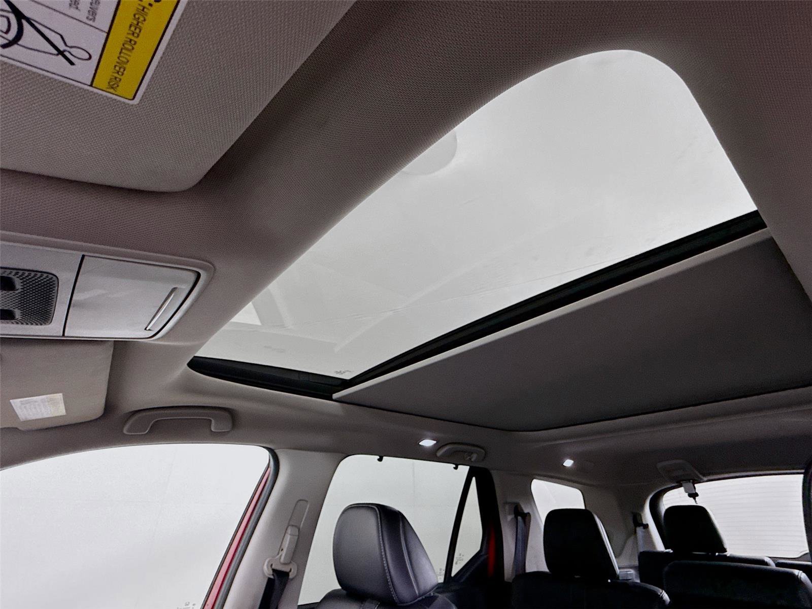 Used 2023 Honda Pilot Touring image 14