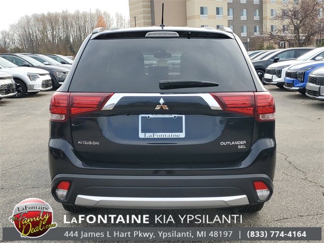 Used 2016 Mitsubishi Outlander SEL image 5