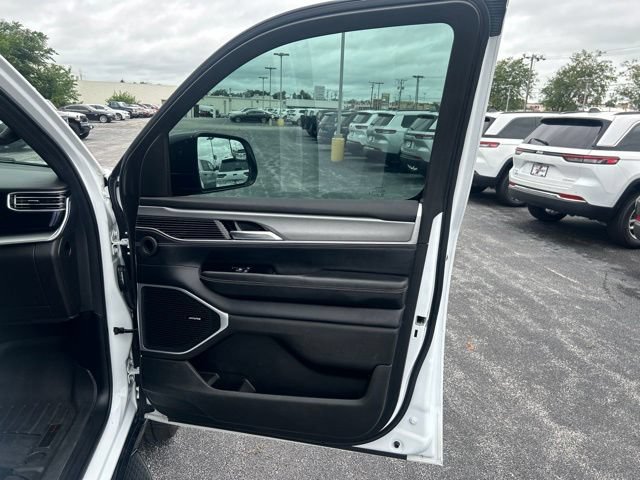 Used 2023 Dodge Charger SXT w/ Blacktop Package AWD/4WD image 43