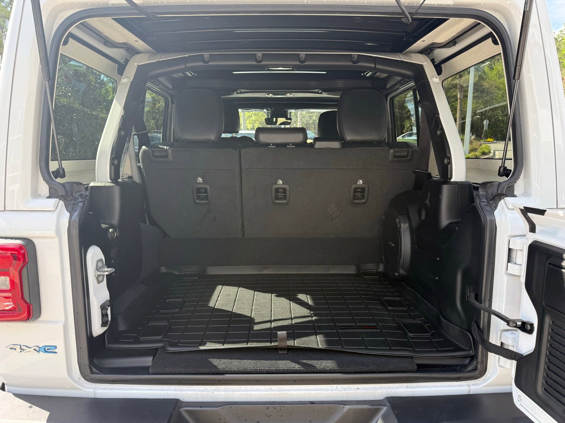 Used 2022 Jeep Wrangler Unlimited Sahara 4xe w/ Safety Group image 24