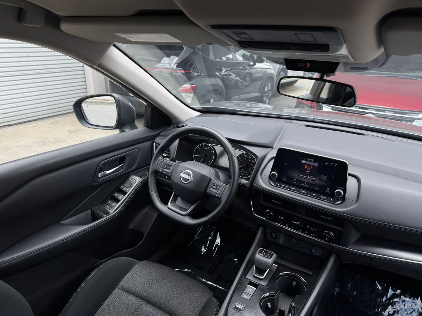 Used 2025 Nissan Rogue SV FWD image 36