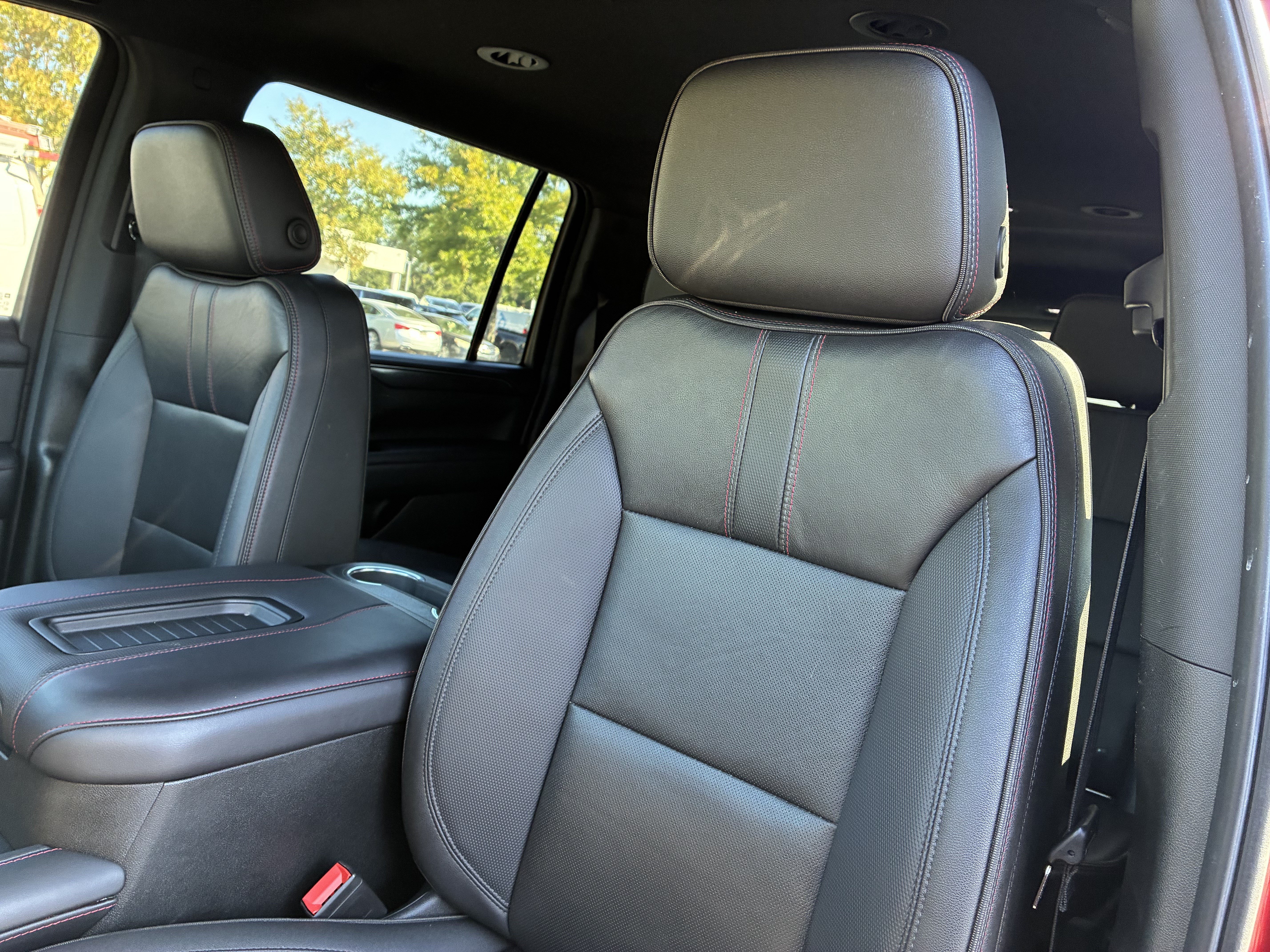 Used 2022 Chevrolet Suburban RST w/ Luxury Package AWD/4WD image 22