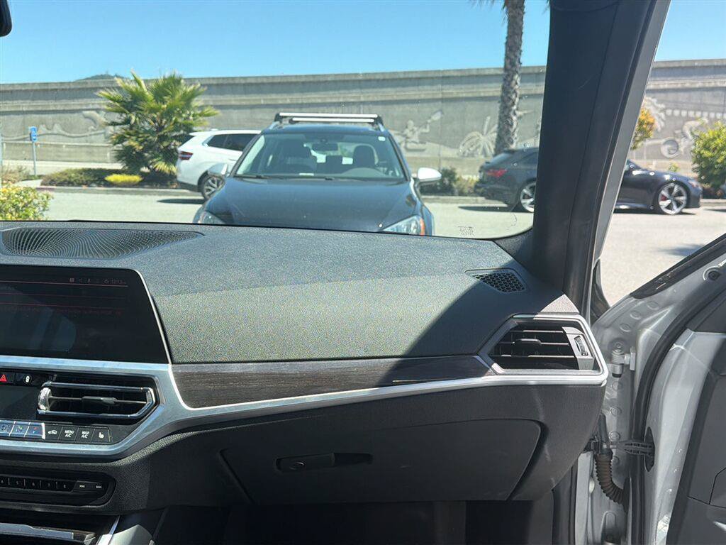 Used 2020 BMW 330i Sedan w/ Convenience Package RWD image 11