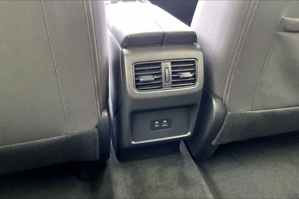 Used 2023 Nissan Rogue SV image 30