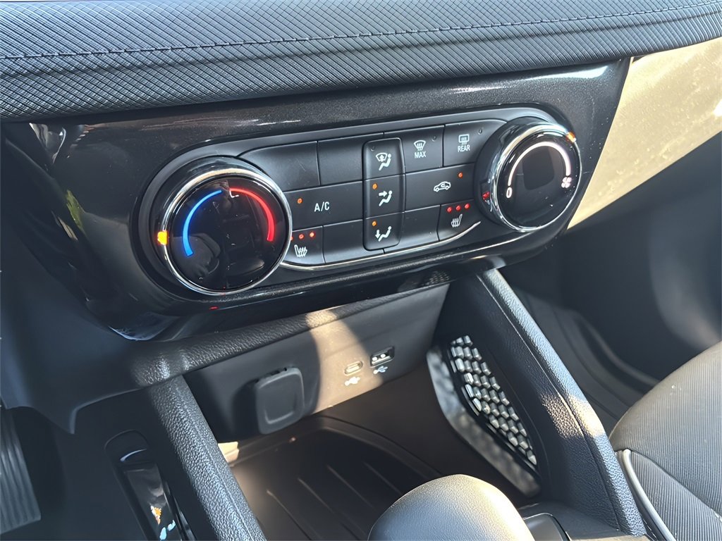 Used 2025 Chevrolet TrailBlazer LT w/ LT Cold Weather Package image 18