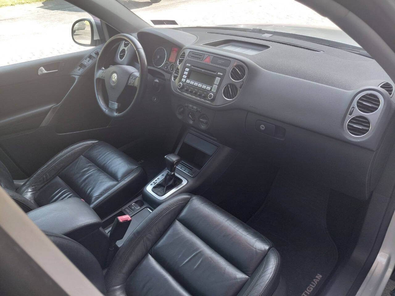 Used 2009 Volkswagen Tiguan SE AWD/4WD image 14