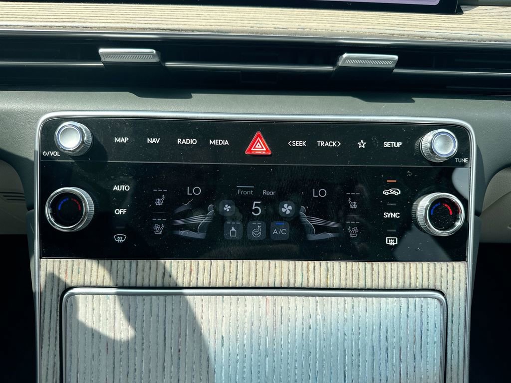 Used 2025 Genesis GV80 3.5T Prestige image 47