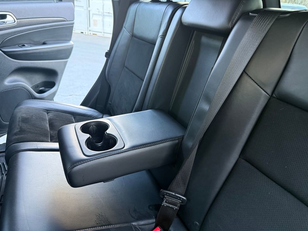 Used 2017 Jeep Grand Cherokee Altitude image 24
