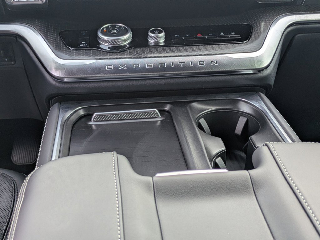 New 2027 Ford Expedition Max Platinum w/ Stealth Appearance Package RWD image 23