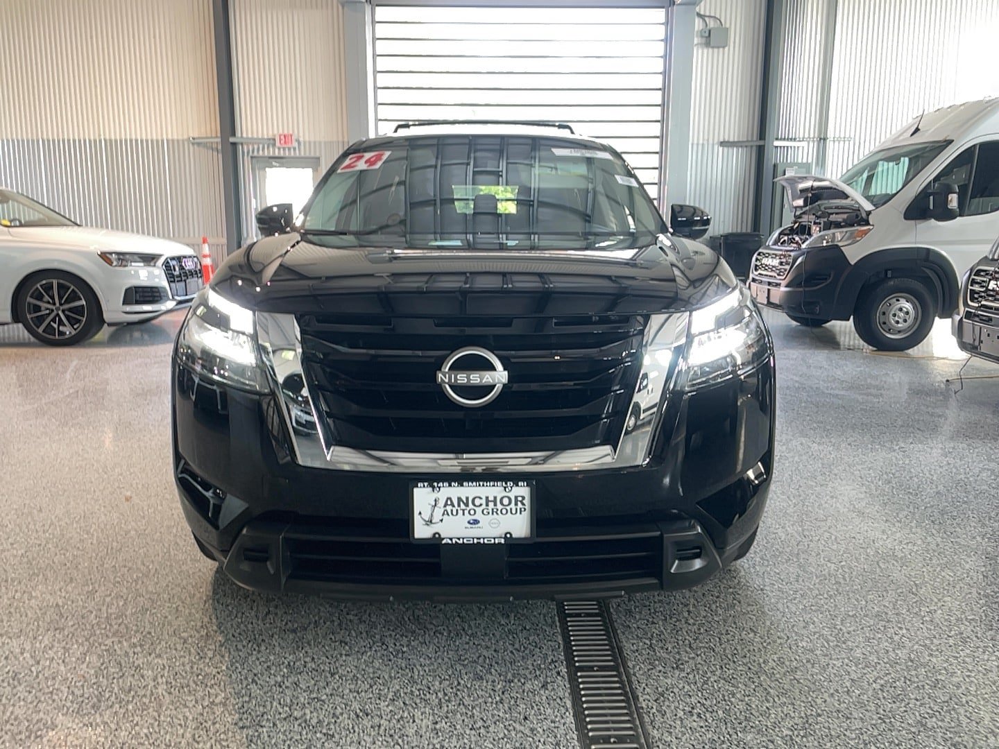 Used 2024 Nissan Pathfinder SV w/ SV Premium Package AWD/4WD image 2