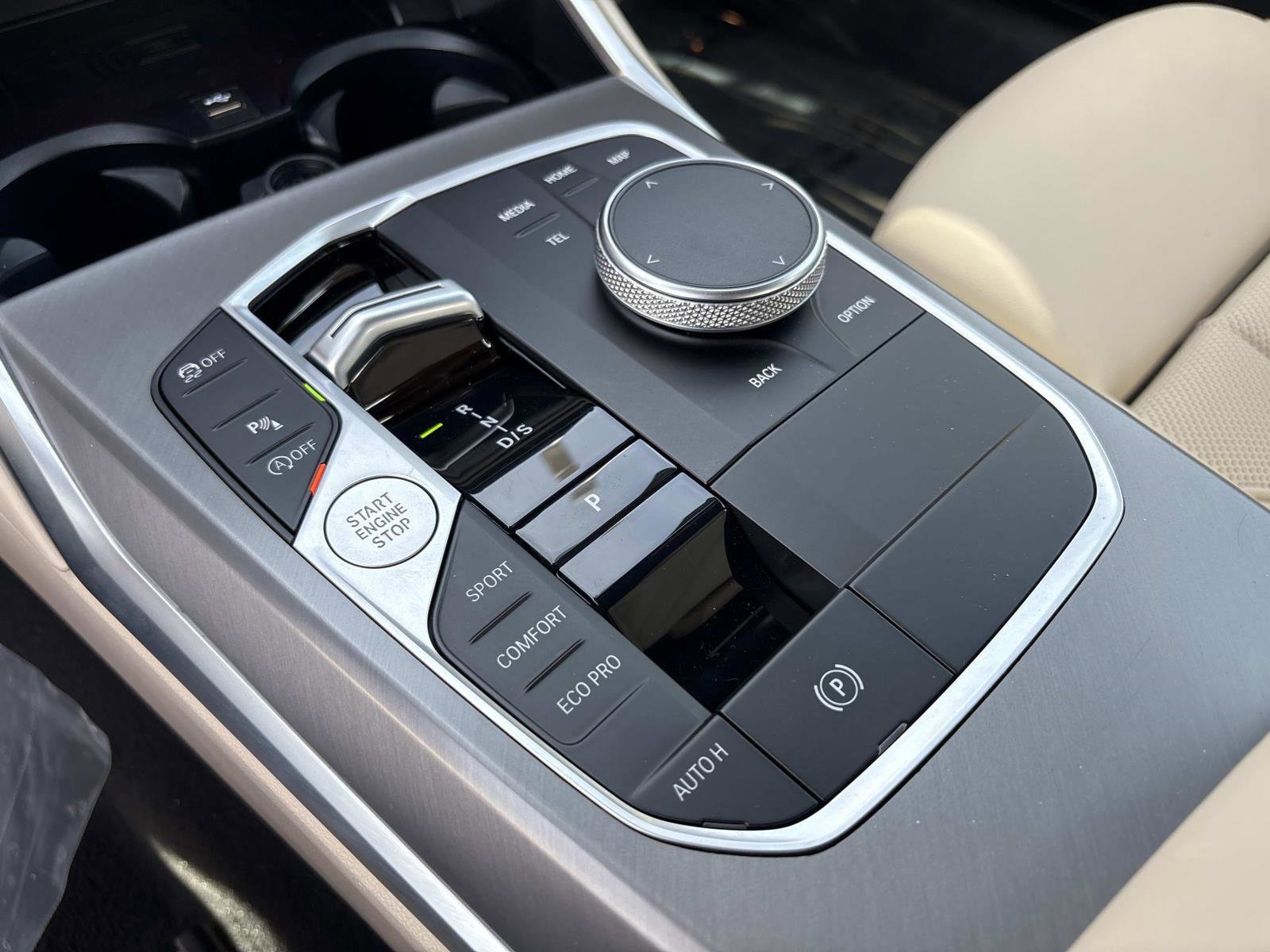 Certified 2025 BMW 330i xDrive Sedan w/ M Sport Package image 27