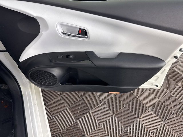 Used 2017 Toyota Prius Three Touring image 18