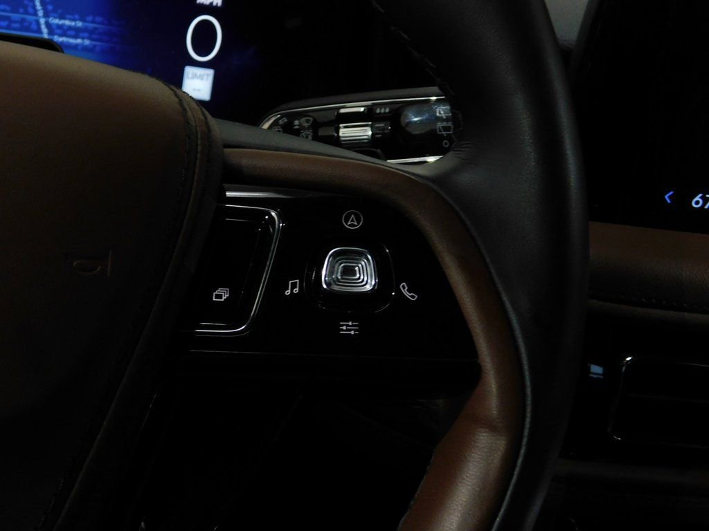 Used 2025 Lincoln Aviator Reserve w/ Equipment Group 201A image 51