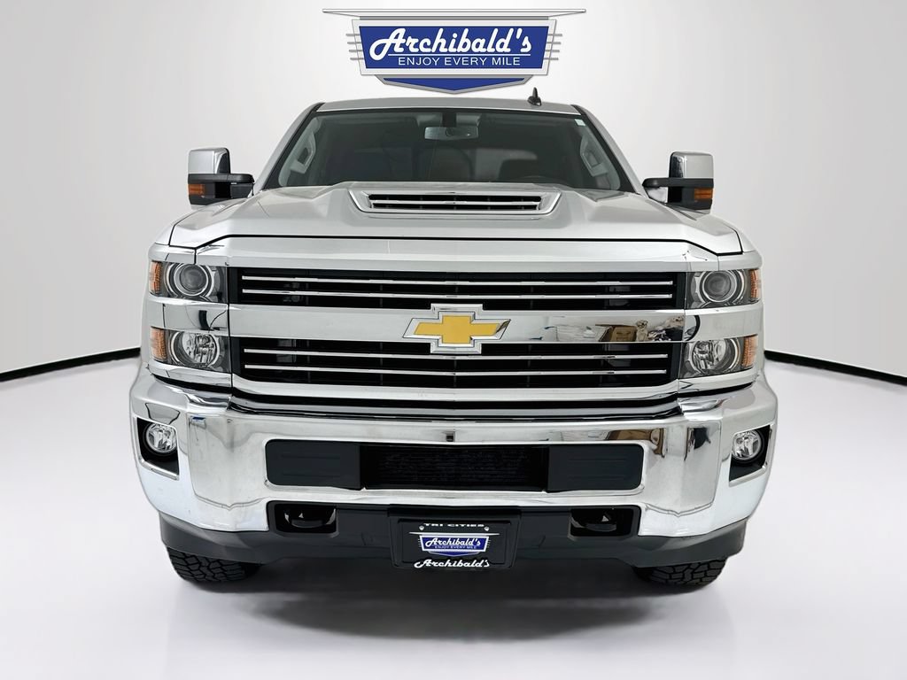 Used 2019 Chevrolet Silverado 3500 LTZ AWD/4WD image 2