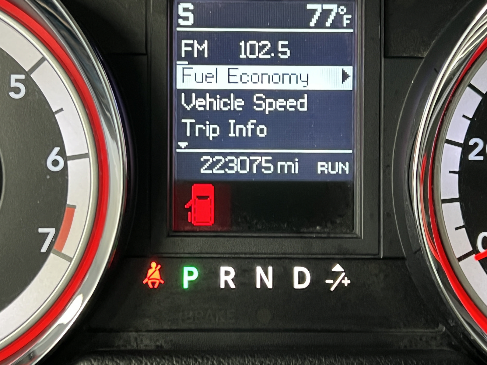 Used 2011 Dodge Grand Caravan Crew w/ Entertainment Group 1 FWD image 22