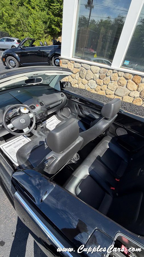 Used 2008 Volkswagen Beetle S FWD image 14