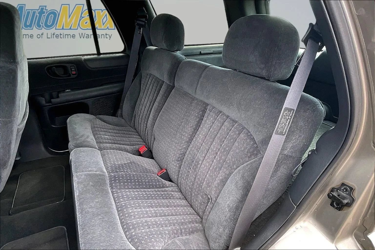 Used 2000 Chevrolet Blazer LS w/ LS Preferred Equipment Group AWD/4WD image 21