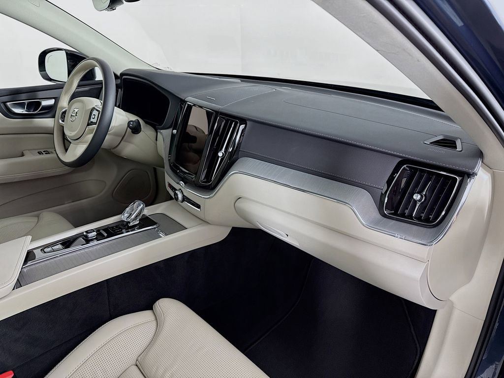 Used 2025 Volvo XC60 T8 Ultra w/ Protection Package Premier image 31